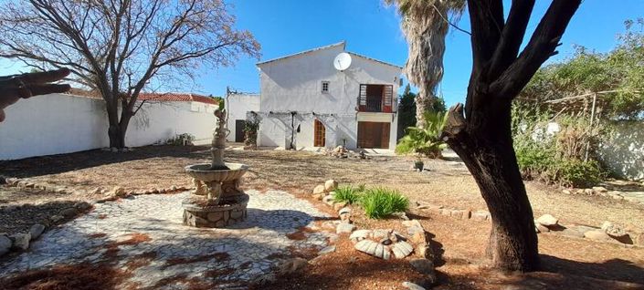 Image No.2-5 Bed Villa for sale