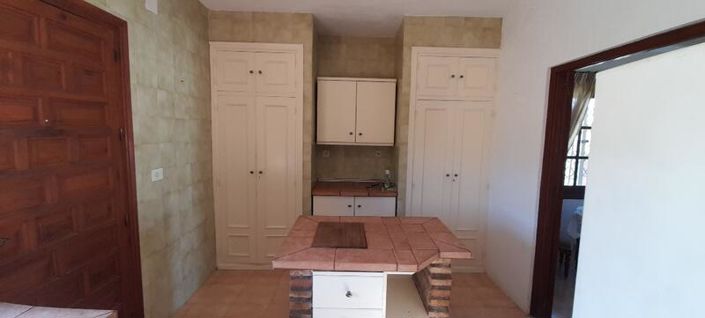 Image No.3-5 Bed Villa for sale