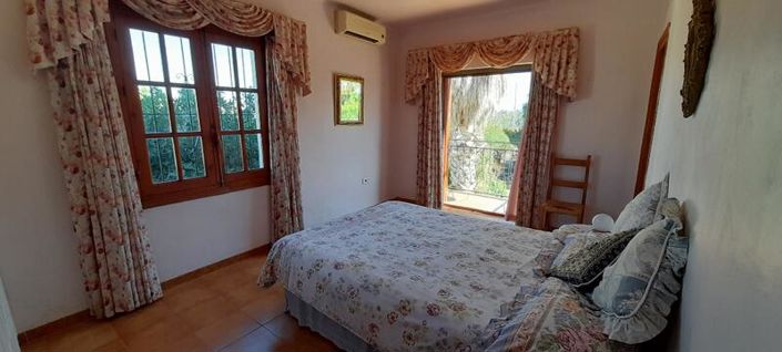 Image No.4-5 Bed Villa for sale