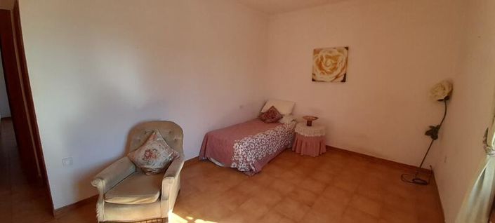 Image No.9-5 Bed Villa for sale