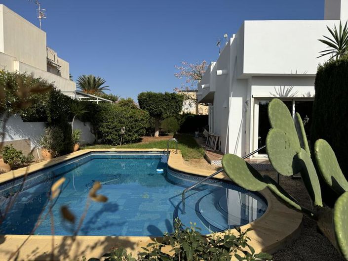 Image No.3-3 Bed Villa for sale