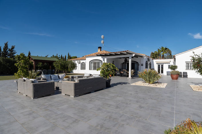 Image No.1-5 Bed Villa for sale