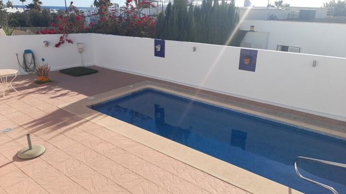 Image No.15-3 Bed Property for sale