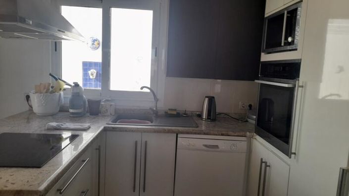 Image No.17-3 Bed Property for sale