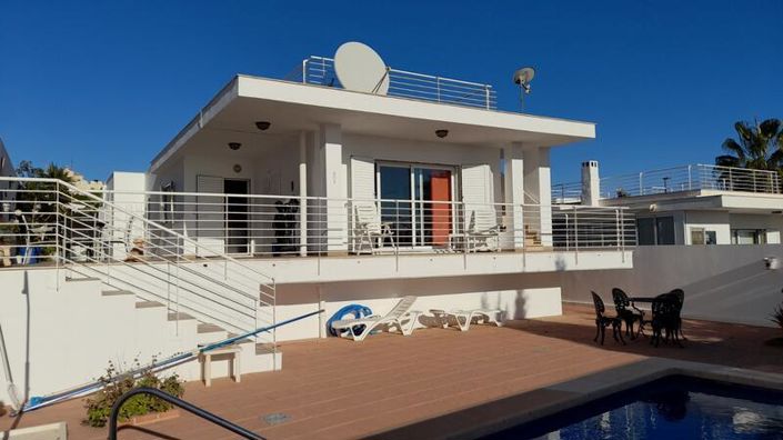 Image No.24-3 Bed Property for sale