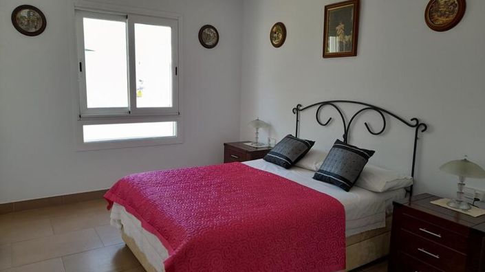 Image No.6-3 Bed Property for sale