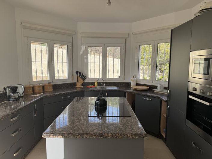 Image No.22-4 Bed Villa for sale