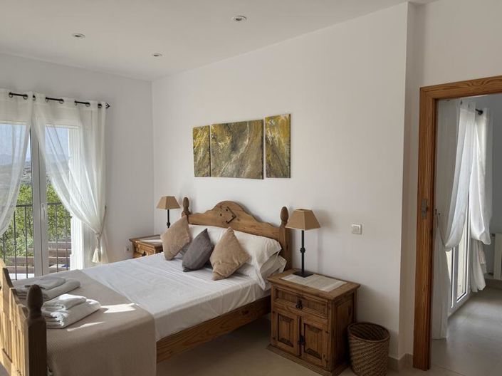 Image No.52-4 Bed Villa for sale