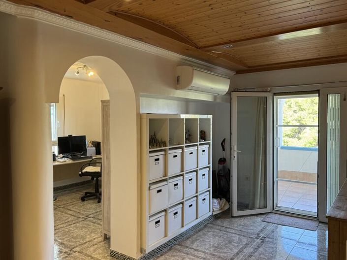 Image No.11-10 Bed Villa for sale