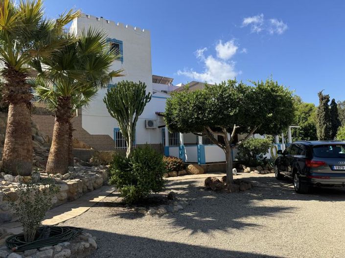 Image No.52-10 Bed Villa for sale