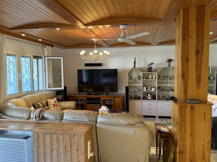 Image No.9-10 Bed Villa for sale