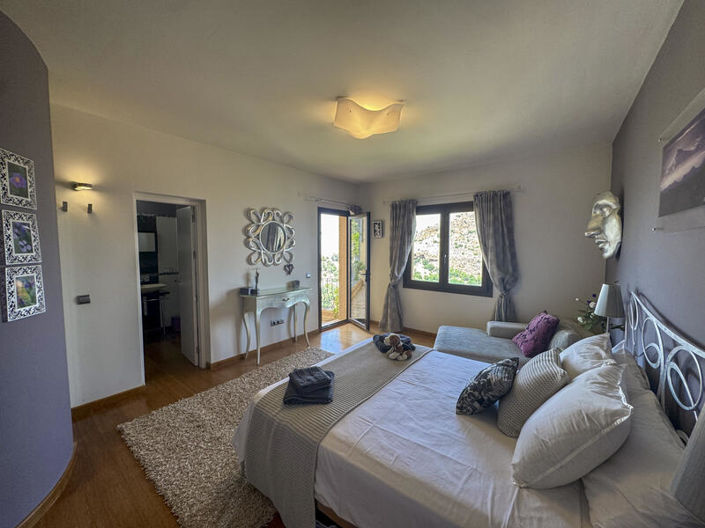 Image No.36-4 Bed Villa for sale