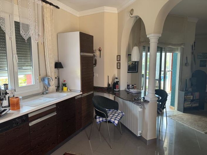 Image No.28-5 Bed Property for sale