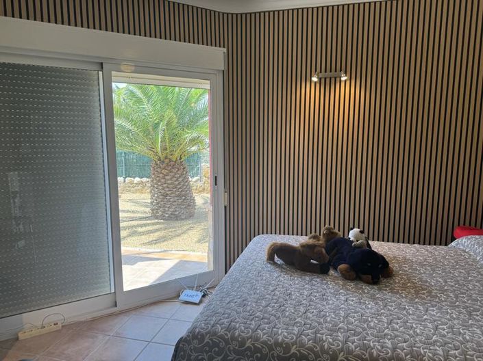 Image No.3-5 Bed Property for sale