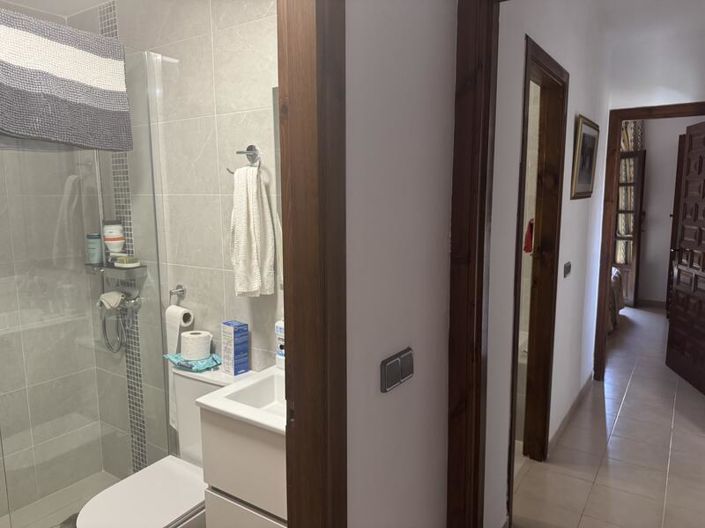 Image No.20-2 Bed Apartment for sale