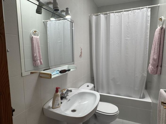 Image No.15-3 Bed Townhouse for sale