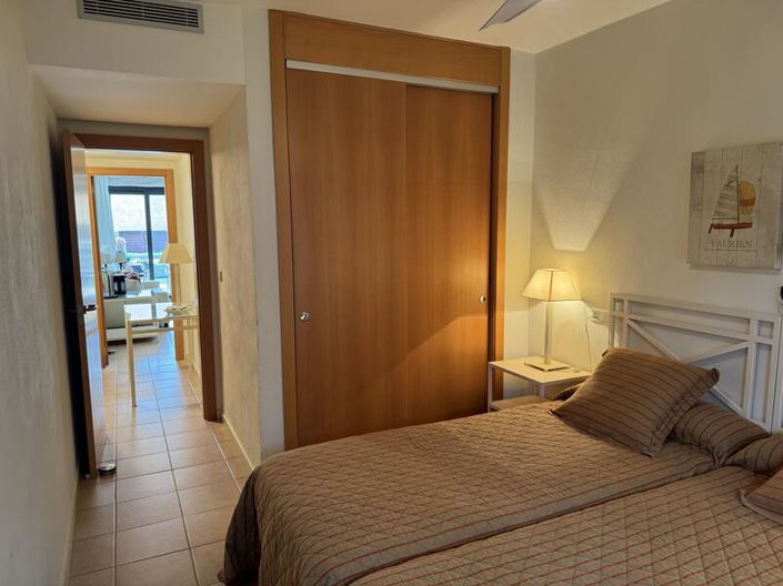 Image No.21-3 Bed Apartment for sale