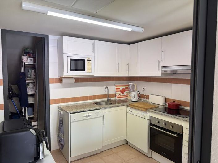 Image No.27-3 Bed Apartment for sale