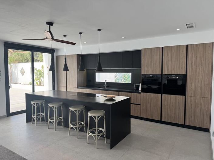 Image No.2-4 Bed Villa for sale