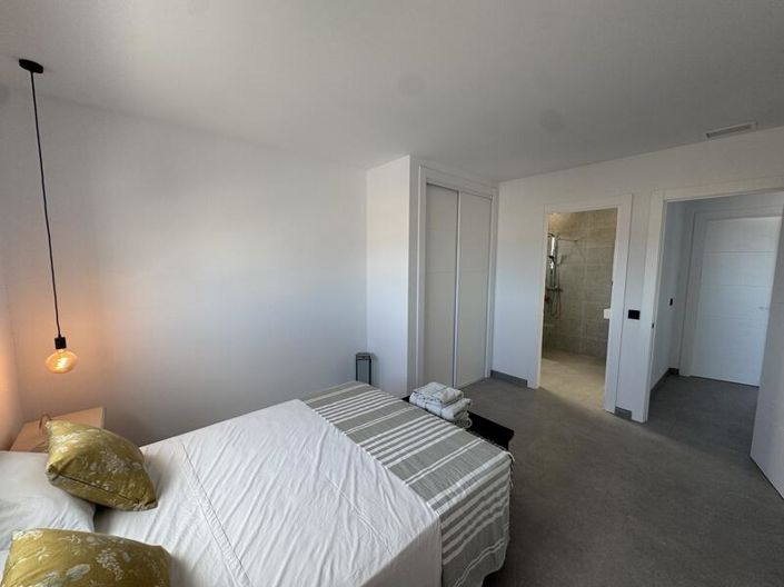 Image No.32-4 Bed Villa for sale