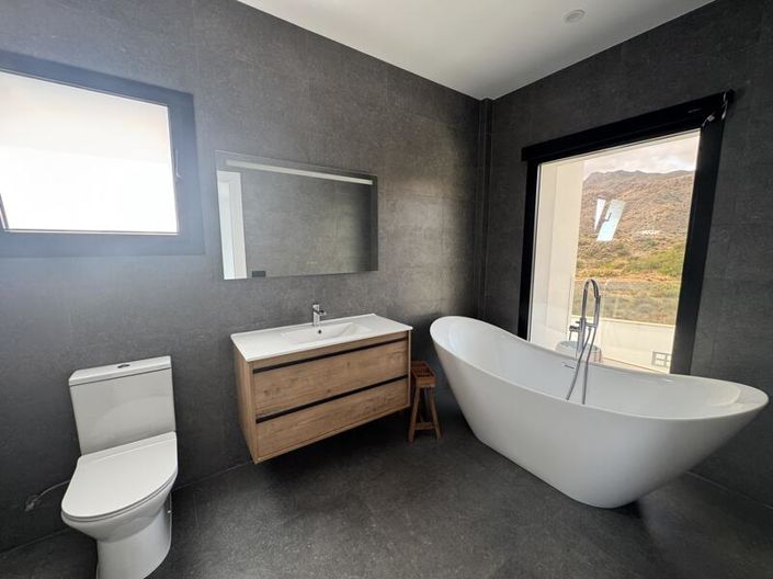 Image No.37-4 Bed Villa for sale