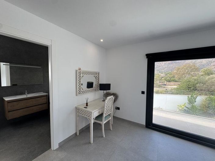 Image No.38-4 Bed Villa for sale