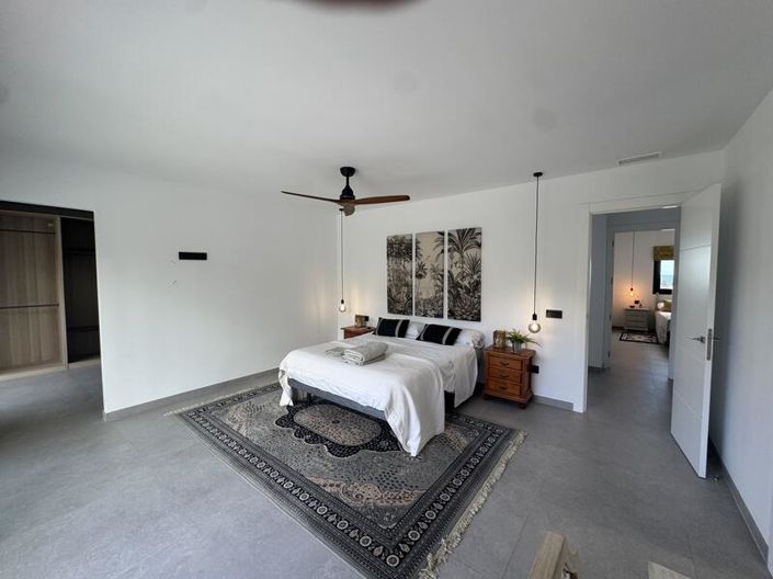 Image No.42-4 Bed Villa for sale