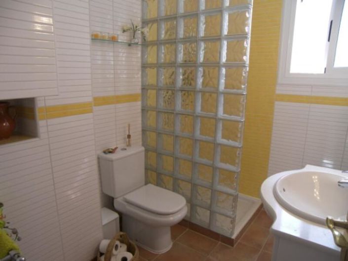 Image No.11-2 Bed Apartment for sale