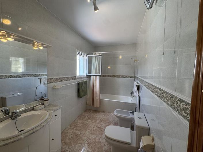 Image No.47-3 Bed Villa for sale