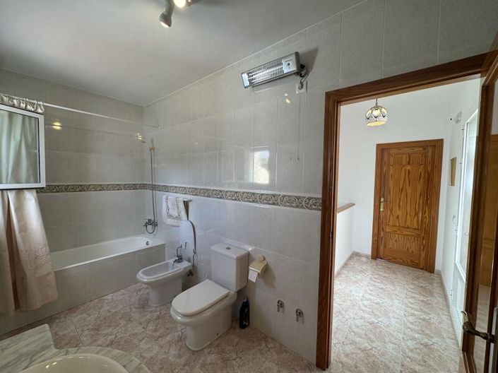 Image No.48-3 Bed Villa for sale