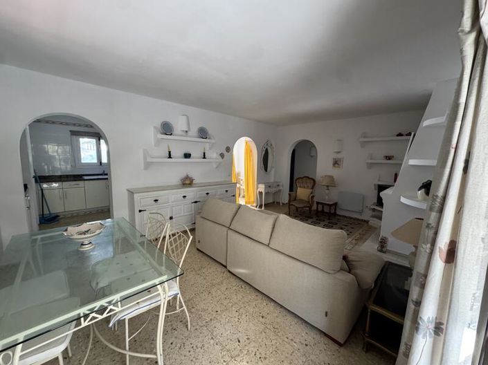 Image No.32-2 Bed Villa for sale