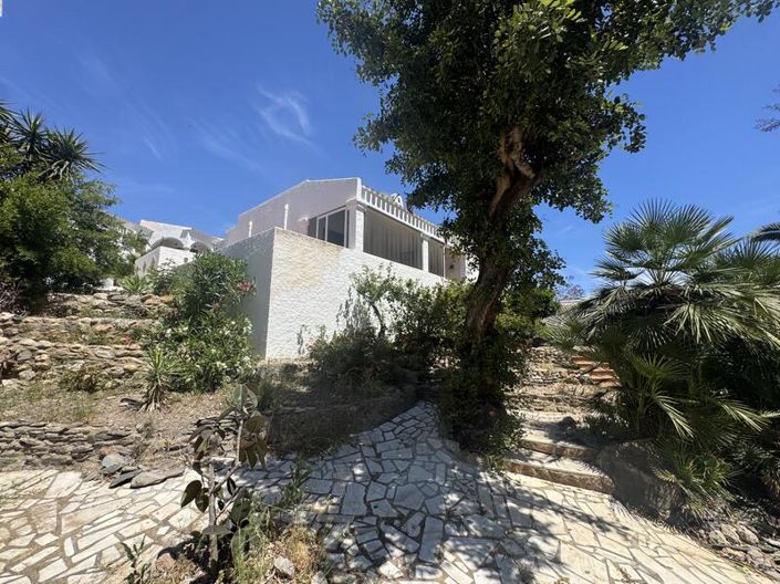 Image No.48-2 Bed Villa for sale