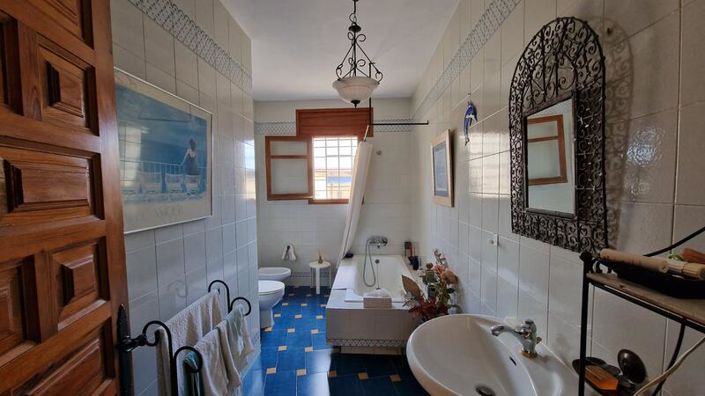 Image No.10-3 Bed Villa for sale