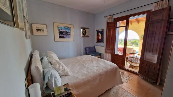 Image No.9-3 Bed Villa for sale