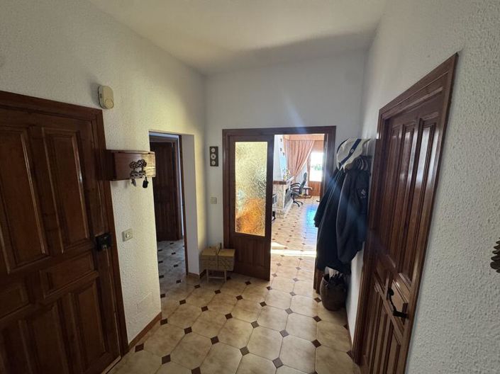 Image No.26-4 Bed Villa for sale