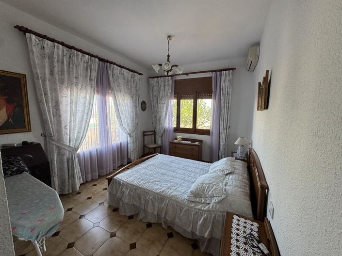 Image No.44-4 Bed Villa for sale