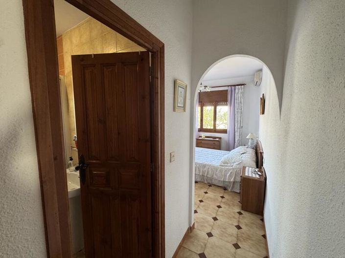 Image No.48-4 Bed Villa for sale