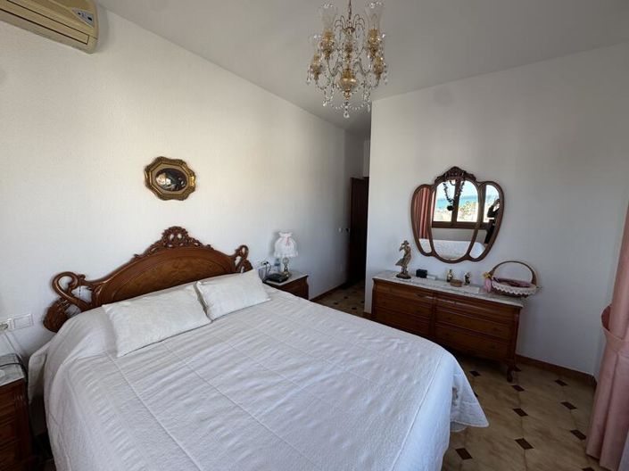 Image No.9-4 Bed Villa for sale