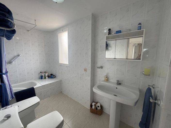 Image No.45-3 Bed Townhouse for sale