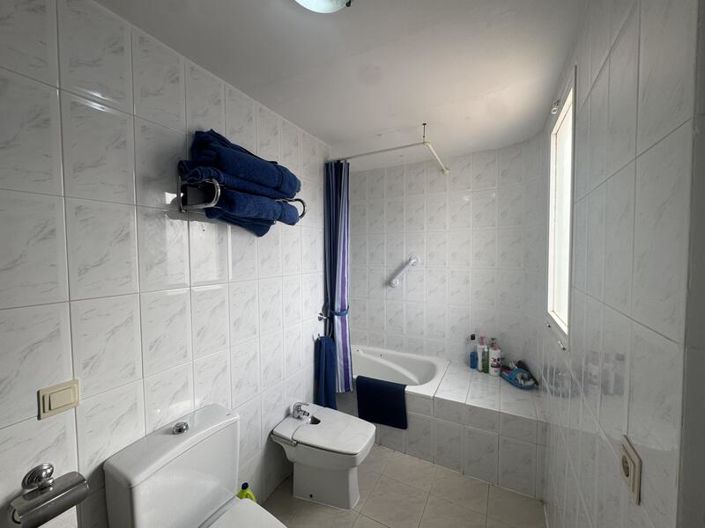 Image No.46-3 Bed Townhouse for sale