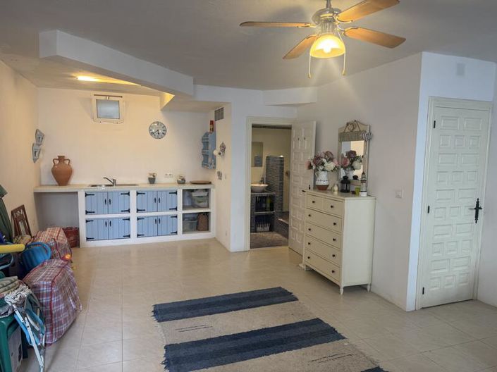 Image No.8-3 Bed Townhouse for sale