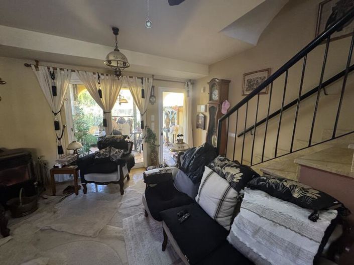 Image No.19-3 Bed Townhouse for sale