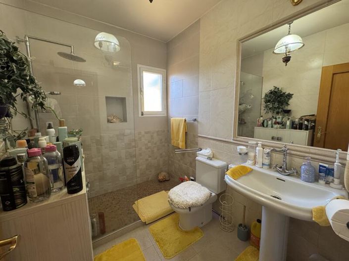 Image No.29-3 Bed Townhouse for sale