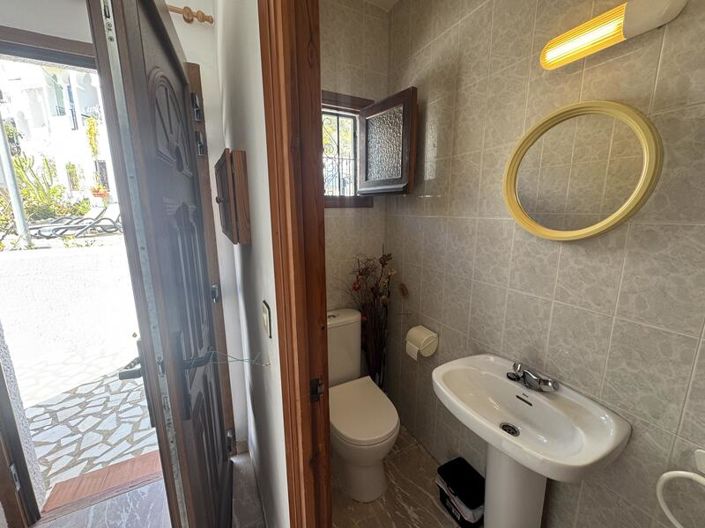 Image No.11-2 Bed Townhouse for sale