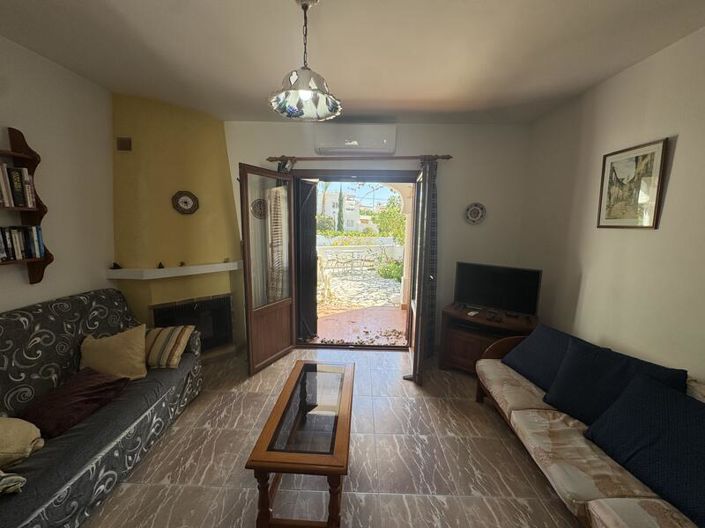 Image No.13-2 Bed Townhouse for sale