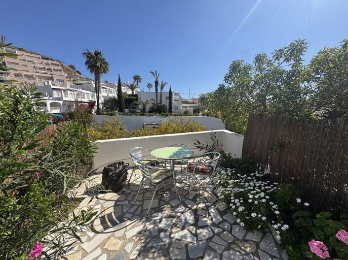 Image No.16-2 Bed Townhouse for sale