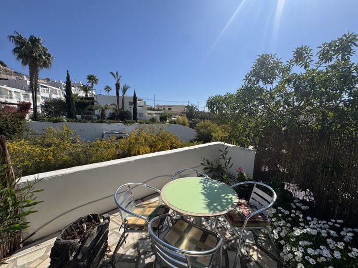 Image No.17-2 Bed Townhouse for sale