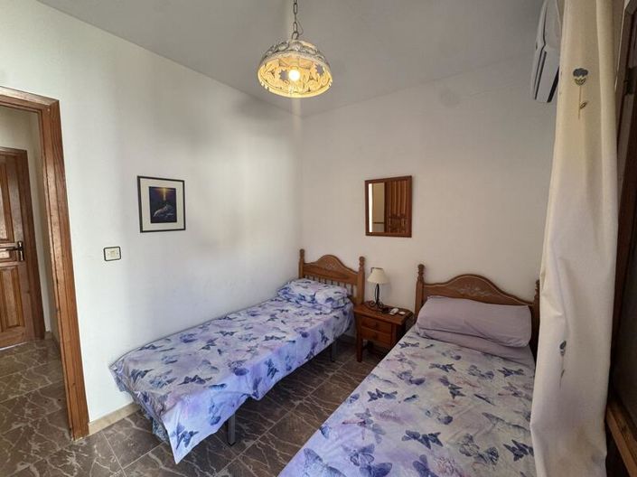 Image No.39-2 Bed Townhouse for sale