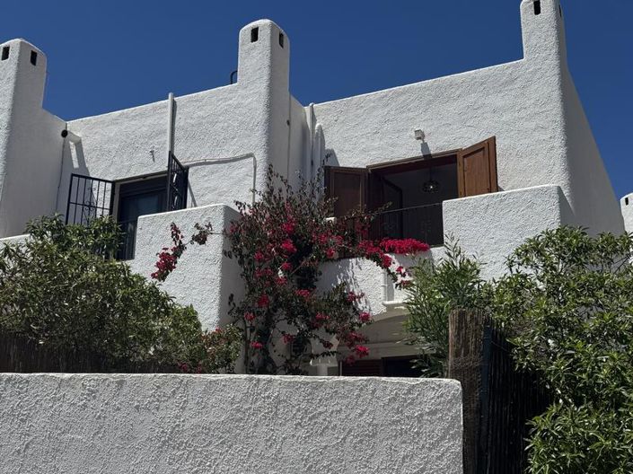 Image No.48-2 Bed Townhouse for sale