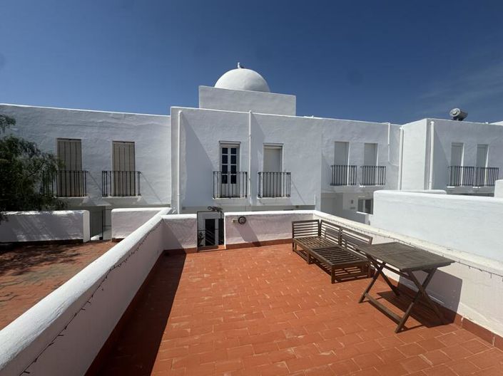 Image No.14-3 Bed Townhouse for sale